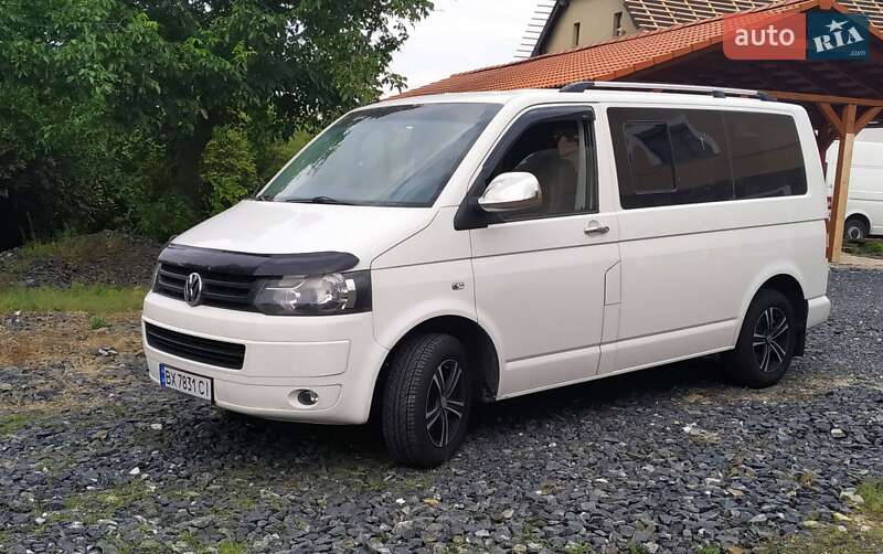 Мінівен Volkswagen Transporter 2009 в Новій Ушиці
