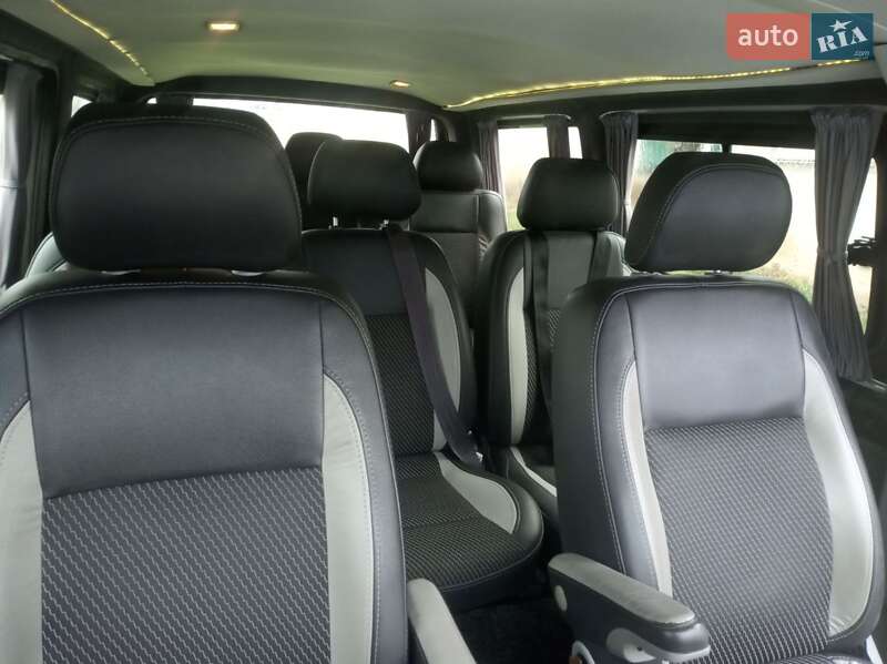 Мінівен Volkswagen Transporter 2009 в Новій Ушиці