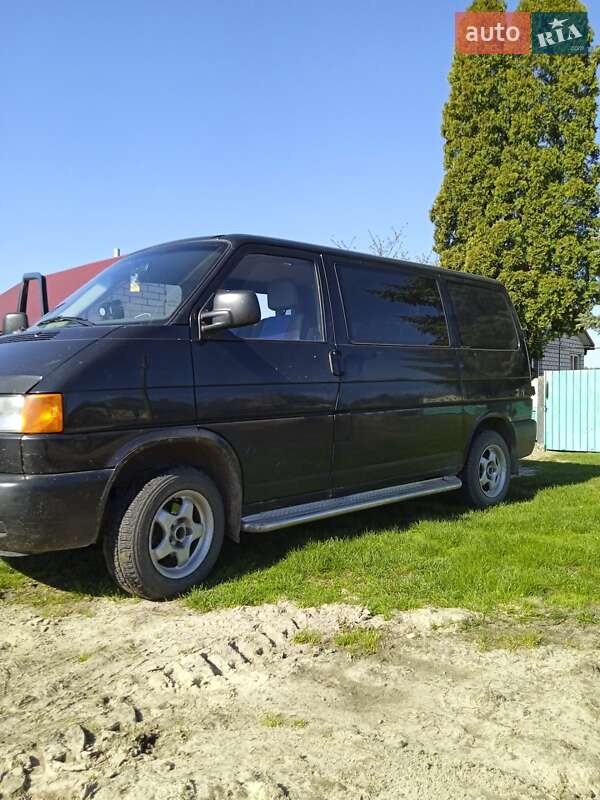 Минивэн Volkswagen Transporter 2000 в Старой Выжевке