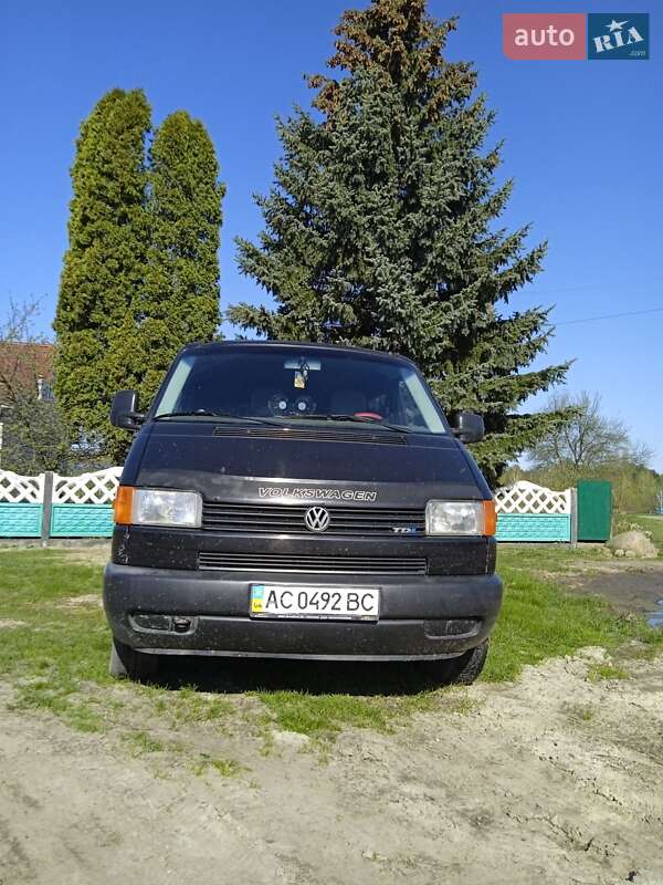 Минивэн Volkswagen Transporter 2000 в Старой Выжевке