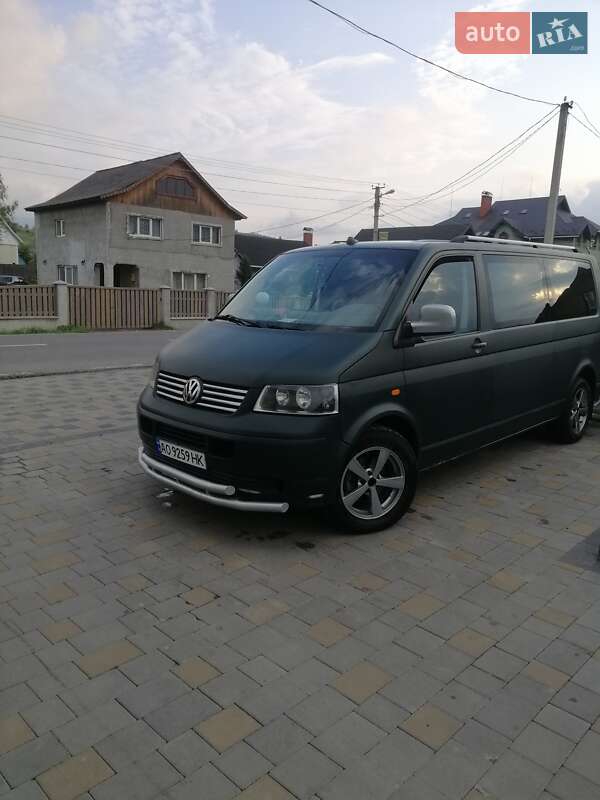 Минивэн Volkswagen Transporter 2004 в Рахове