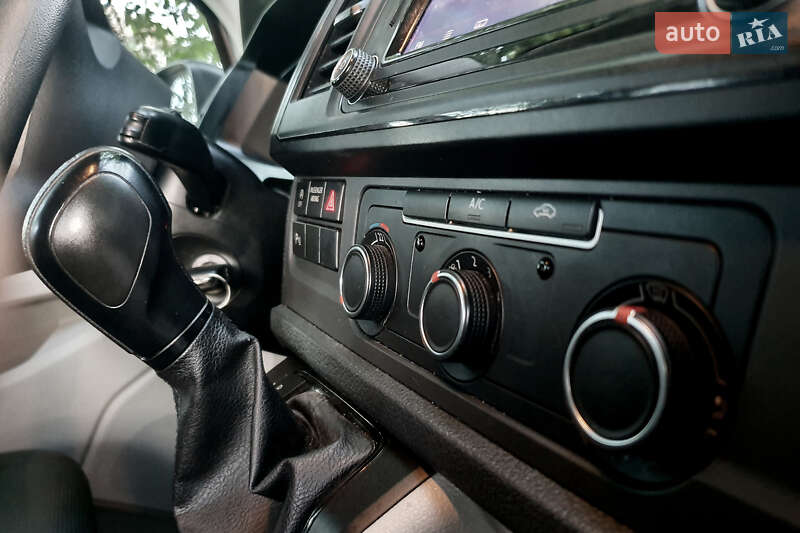 Минивэн Volkswagen Transporter 2017 в Смеле