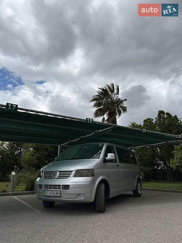 Минивэн Volkswagen Transporter 2009 в Ивано-Франковске