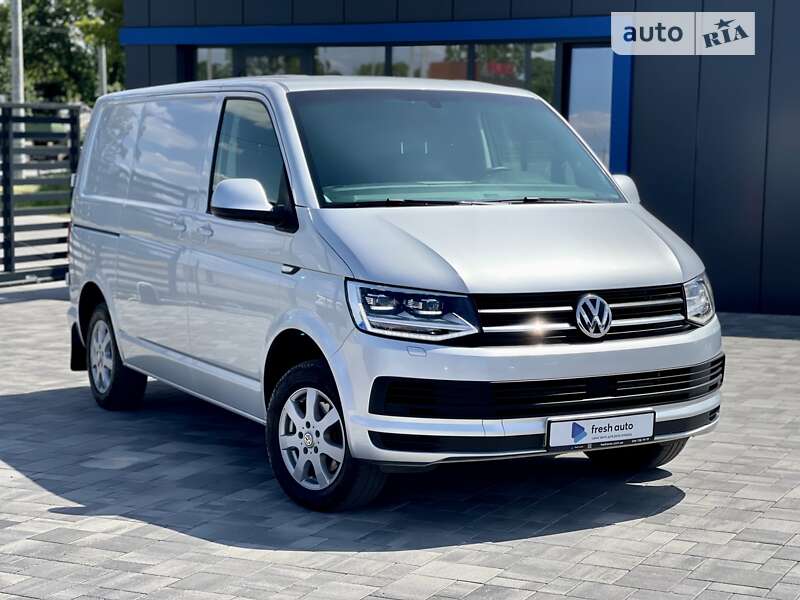 Минивэн Volkswagen Transporter 2018 в 