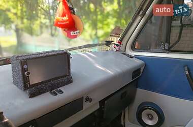 Минивэн Volkswagen Transporter 1988 в 