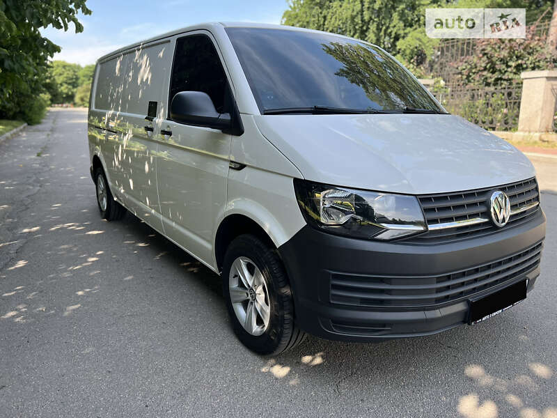 Грузовой фургон Volkswagen Transporter 2017 в Умани