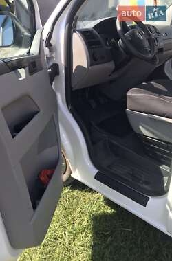 Минивэн Volkswagen Transporter 2015 в 