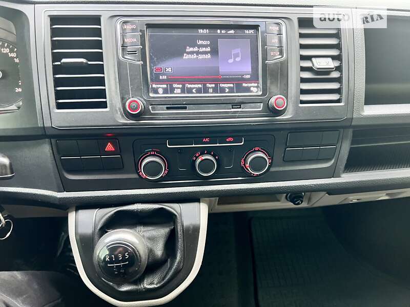 Вантажний фургон Volkswagen Transporter 2019 в Одесі