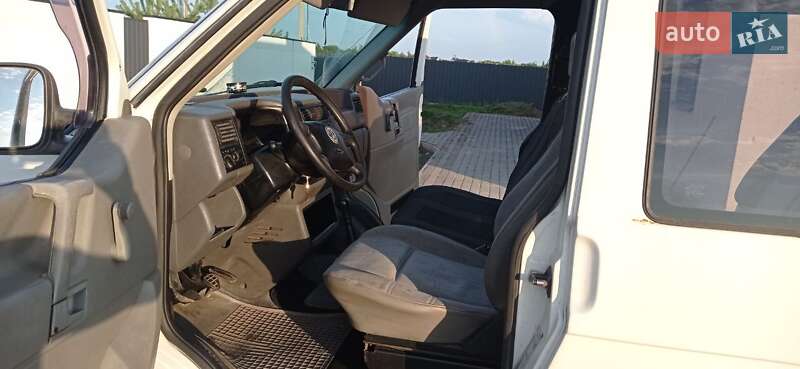 Минивэн Volkswagen Transporter 2000 в Луцке