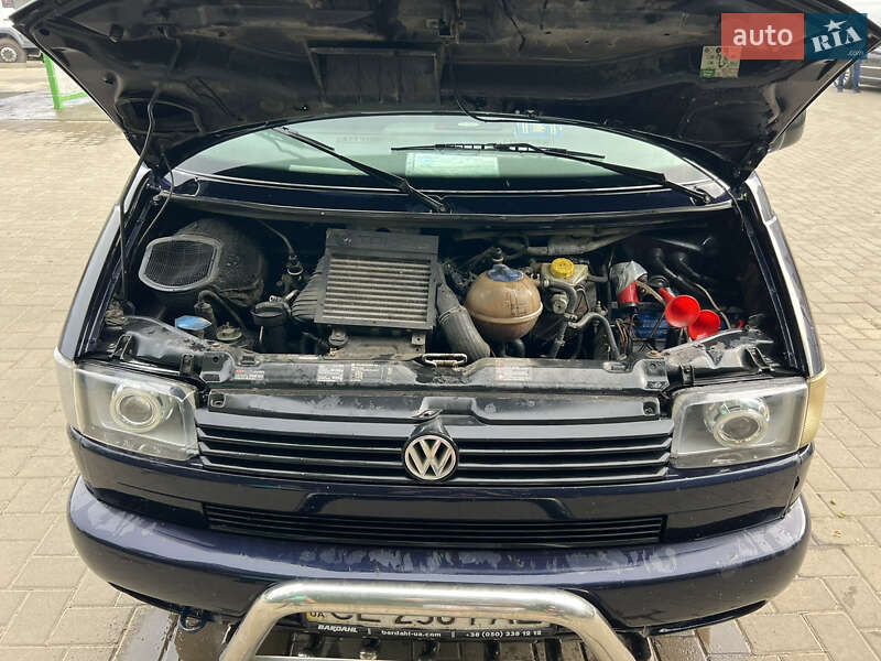 Минивэн Volkswagen Transporter 2003 в Глыбокой