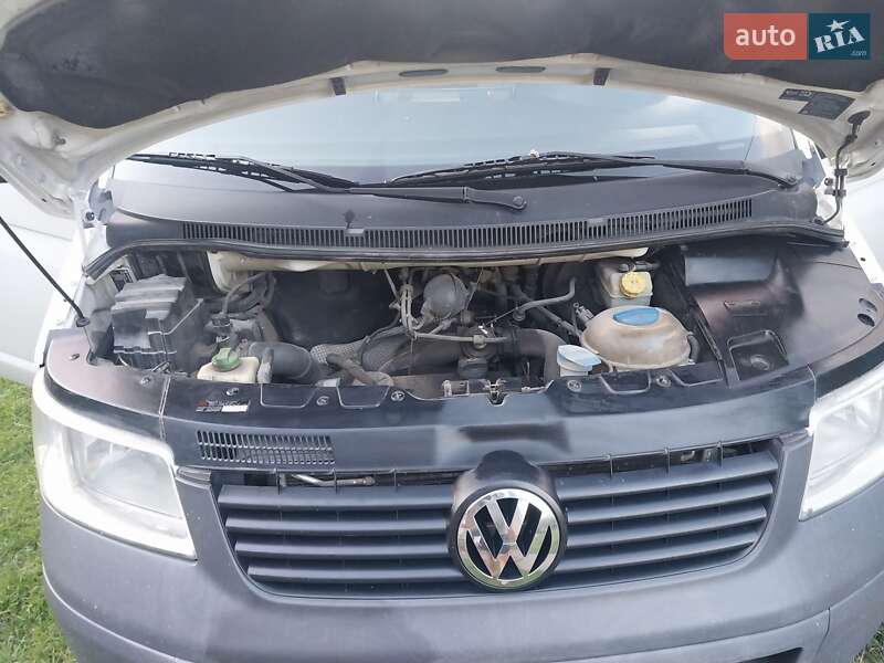 Мінівен Volkswagen Transporter 2004 в Івано-Франківську