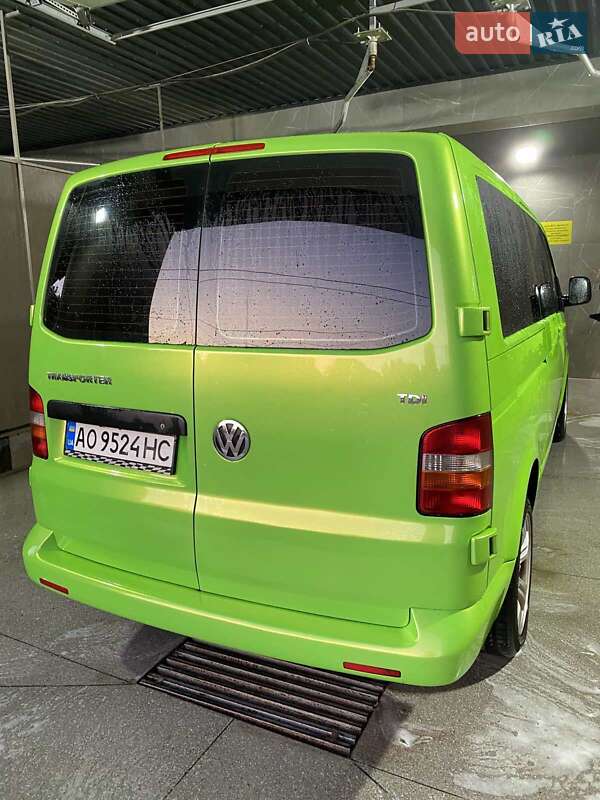 Минивэн Volkswagen Transporter 2009 в Рахове