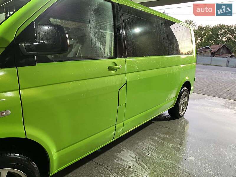 Минивэн Volkswagen Transporter 2009 в Рахове