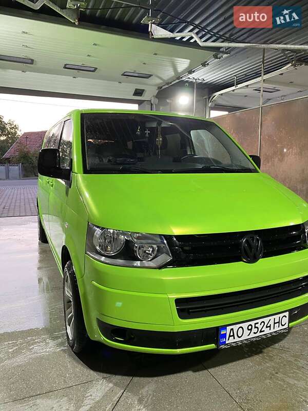 Минивэн Volkswagen Transporter 2009 в Рахове