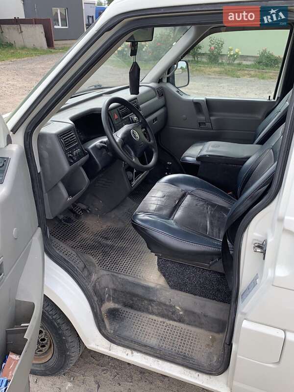 Минивэн Volkswagen Transporter 2000 в Луцке
