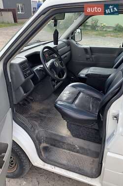 Минивэн Volkswagen Transporter 2000 в 