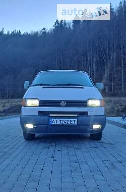 Грузовой фургон Volkswagen Transporter 2001 в Яремче