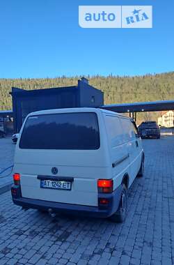 Грузовой фургон Volkswagen Transporter 2001 в Яремче