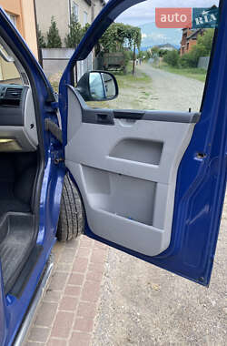 Минивэн Volkswagen Transporter 2010 в 