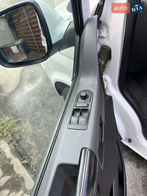 Минивэн Volkswagen Transporter 2015 в Киеве фото 17 Минивэн Volkswagen Transporter 2015 в Киеве