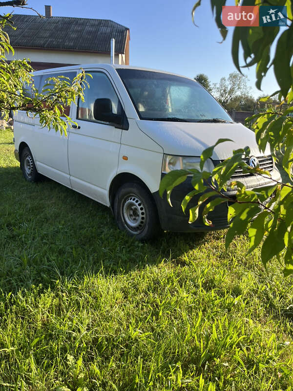 Минивэн Volkswagen Transporter 2008 в Тячеве