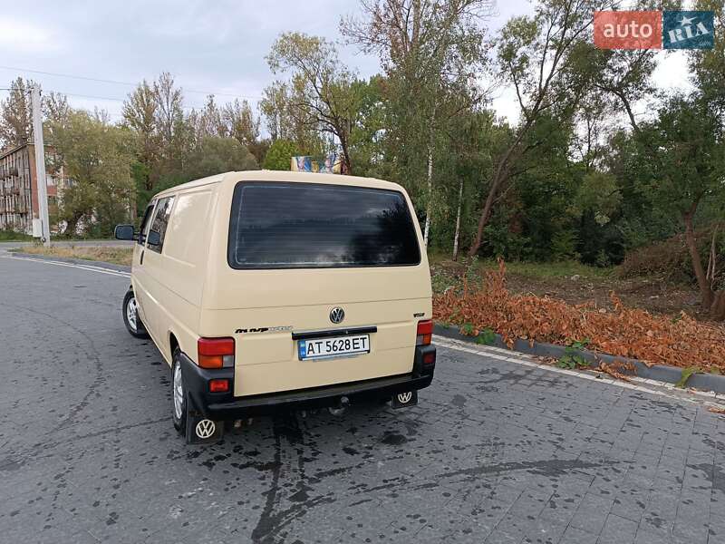 Минивэн Volkswagen Transporter 2002 в Надворной