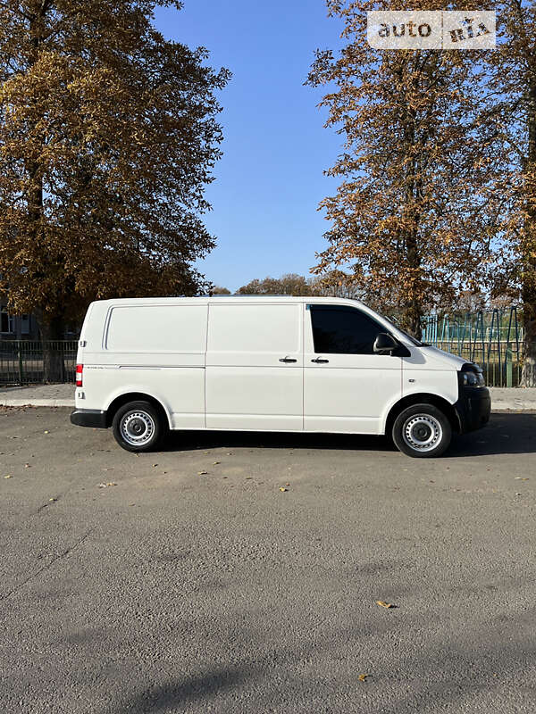 Минивэн Volkswagen Transporter 2013 в Врадиевке
