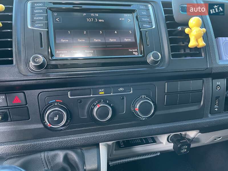 Минивэн Volkswagen Transporter 2016 в Ромнах