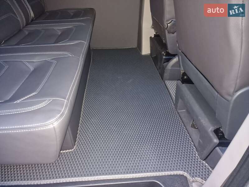 Грузопассажирский фургон Volkswagen Transporter 2011 в Бердичеве