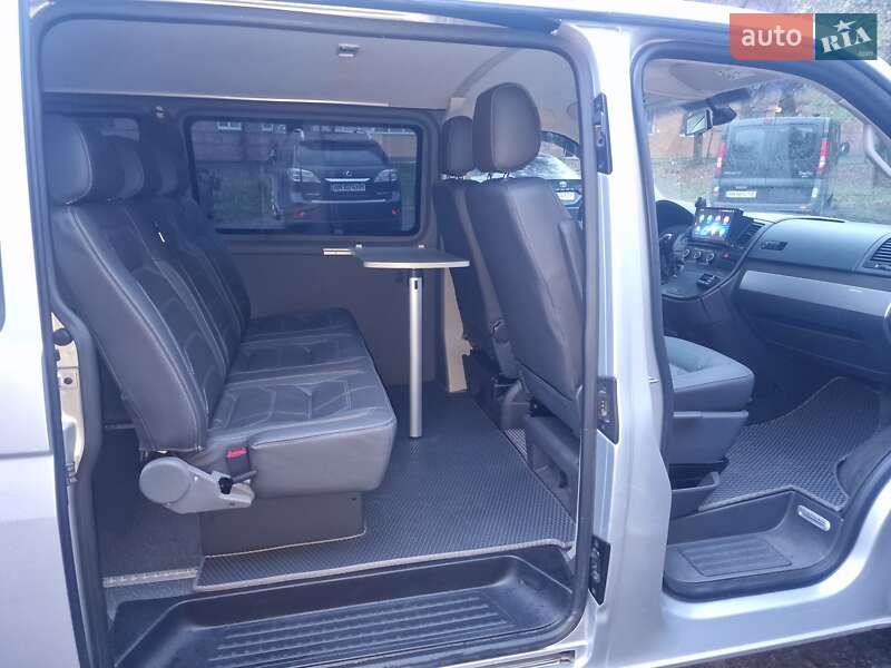 Грузопассажирский фургон Volkswagen Transporter 2011 в Бердичеве