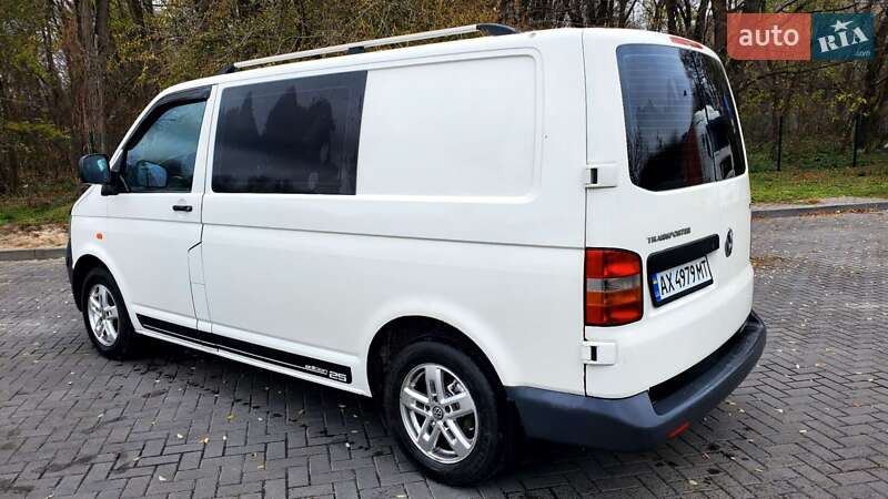 Мінівен Volkswagen Transporter 2006 в Дніпрі