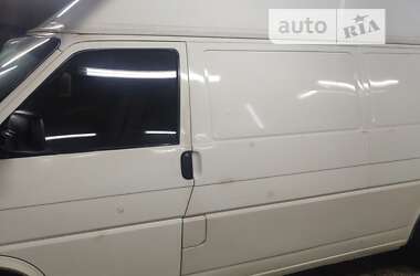 Вантажний фургон Volkswagen Transporter 2003 в Чернігові