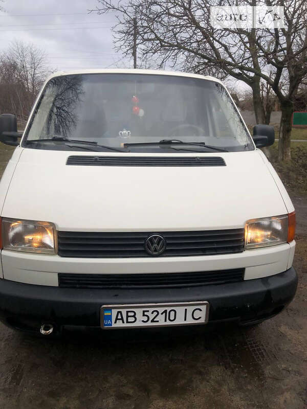 Минивэн Volkswagen Transporter 2000 в Липовце