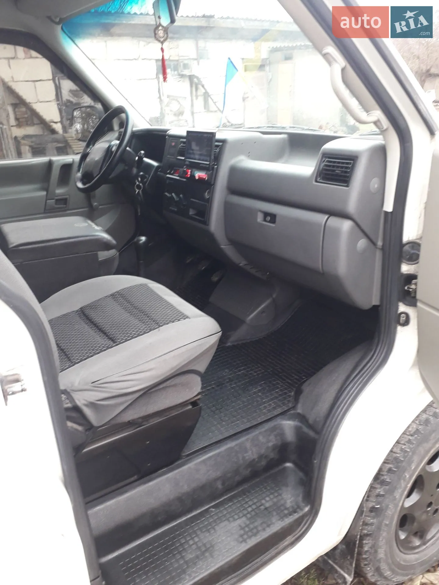 Volkswagen Transporter 1998 VIN WV1ZZZ70ZXH023414 фото оголошення 3 з 11