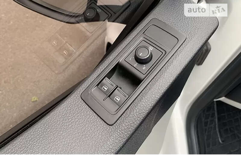 Минивэн Volkswagen Transporter 2015 в Подольске фото 16 Минивэн Volkswagen Transporter 2015 в Подольске