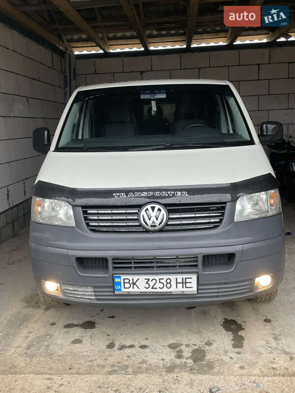 Минивэн Volkswagen Transporter 2004 в Рокитном