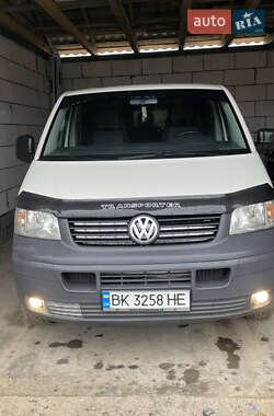 Минивэн Volkswagen Transporter 2004 в Рокитном