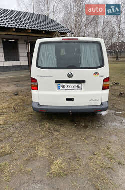 Минивэн Volkswagen Transporter 2004 в Рокитном