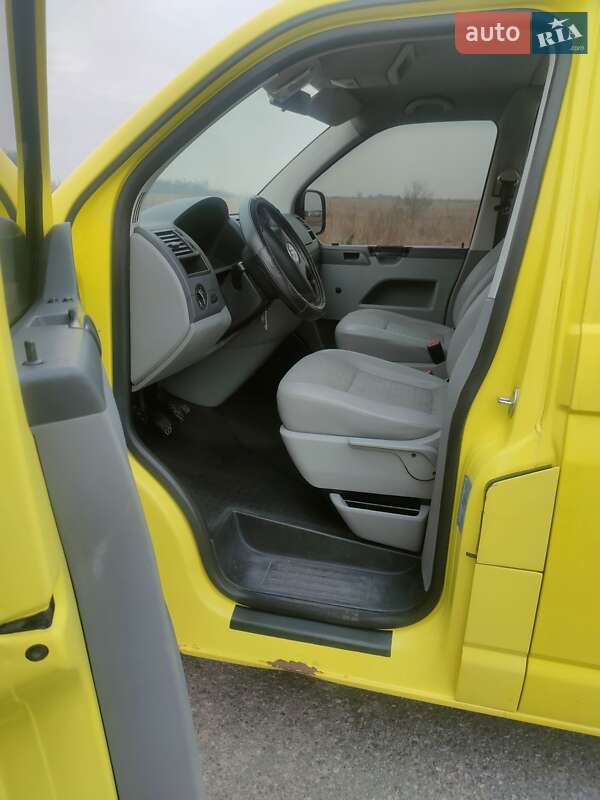 Минивэн Volkswagen Transporter 2006 в Киеве