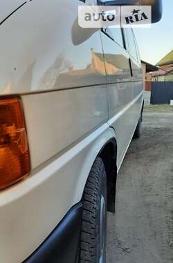 Мінівен Volkswagen Transporter 2001 в Калуші