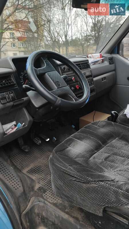 Минивэн Volkswagen Transporter 1996 в Киеве