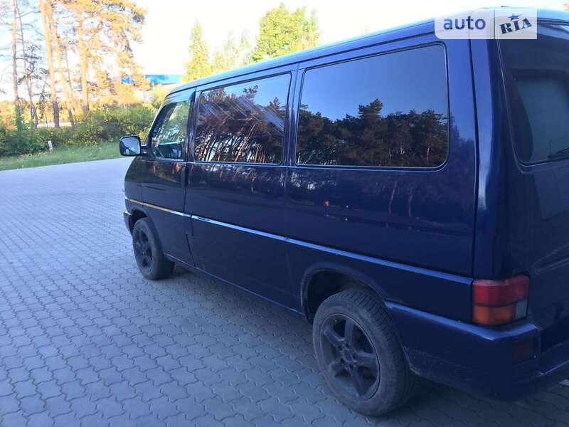 Минивэн Volkswagen Transporter 2000 в Костополе