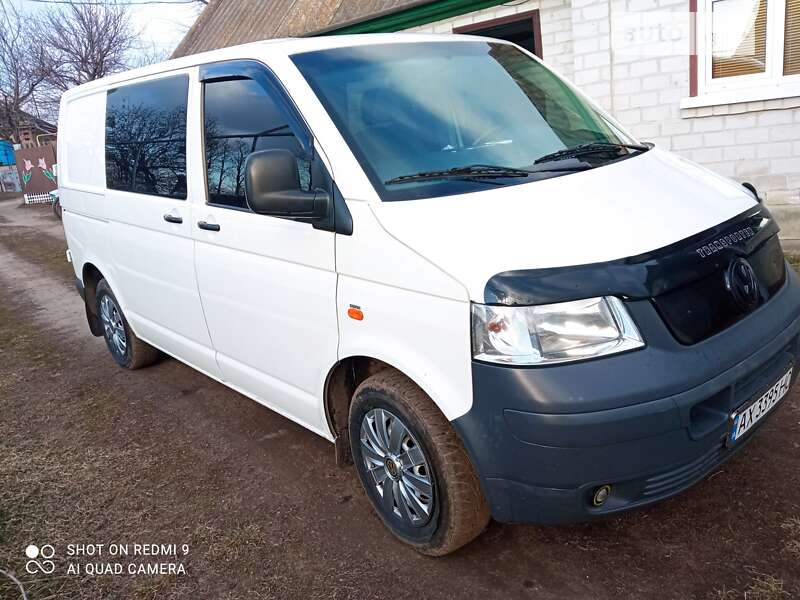 Вантажний фургон Volkswagen Transporter 2006 в Харкові