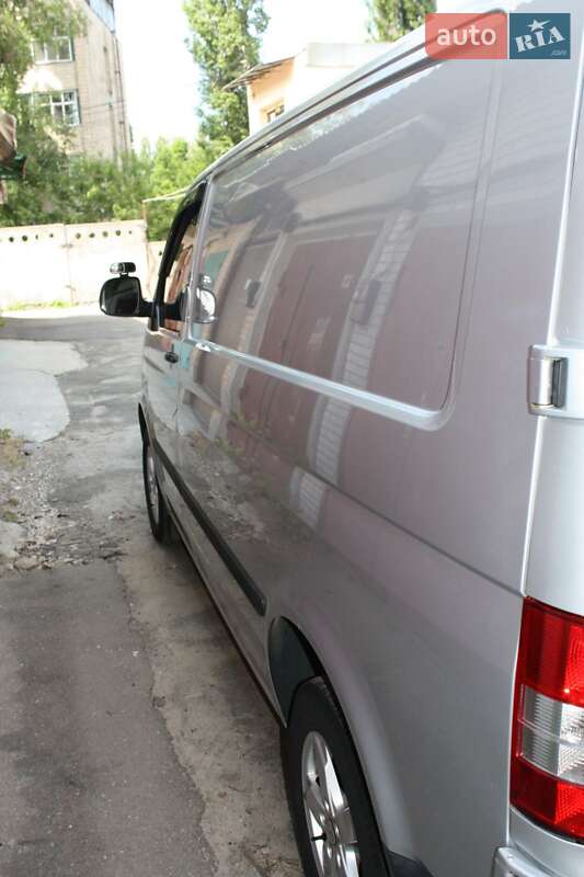 Грузовой фургон Volkswagen Transporter 2014 в Киеве