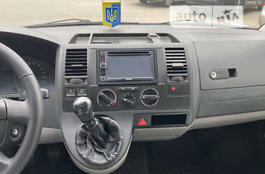 Вантажний фургон Volkswagen Transporter 2006 в Києві