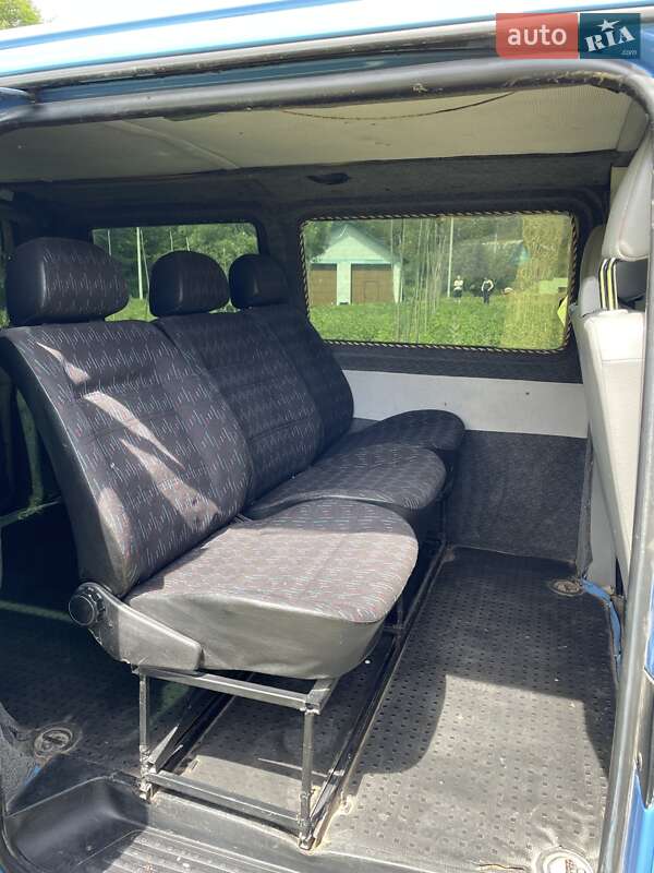 Минивэн Volkswagen Transporter 2005 в Тячеве