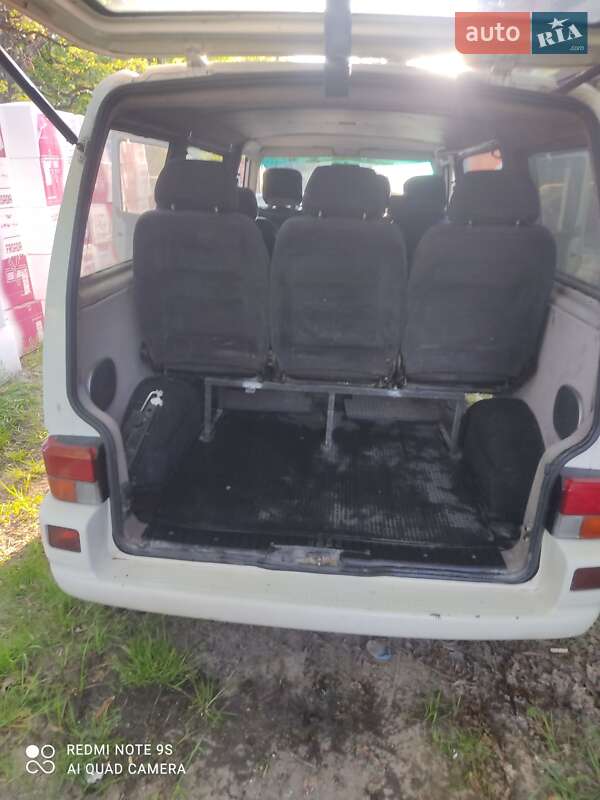 Мінівен Volkswagen Transporter 2001 в Кореці