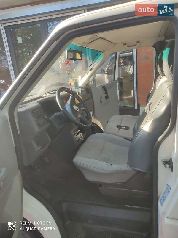 Мінівен Volkswagen Transporter 2001 в Кореці
