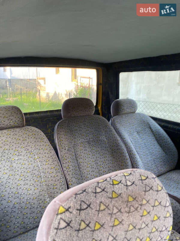 Минивэн Volkswagen Transporter 2000 в Тячеве