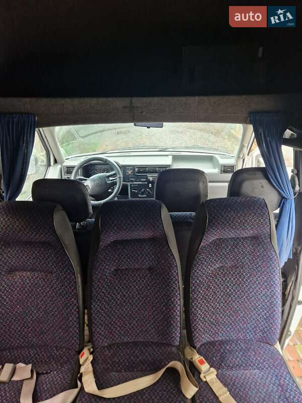 Минивэн Volkswagen Transporter 1996 в Ровно